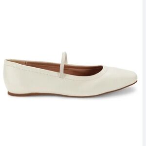 NWOT! Ivory leather ballet flats